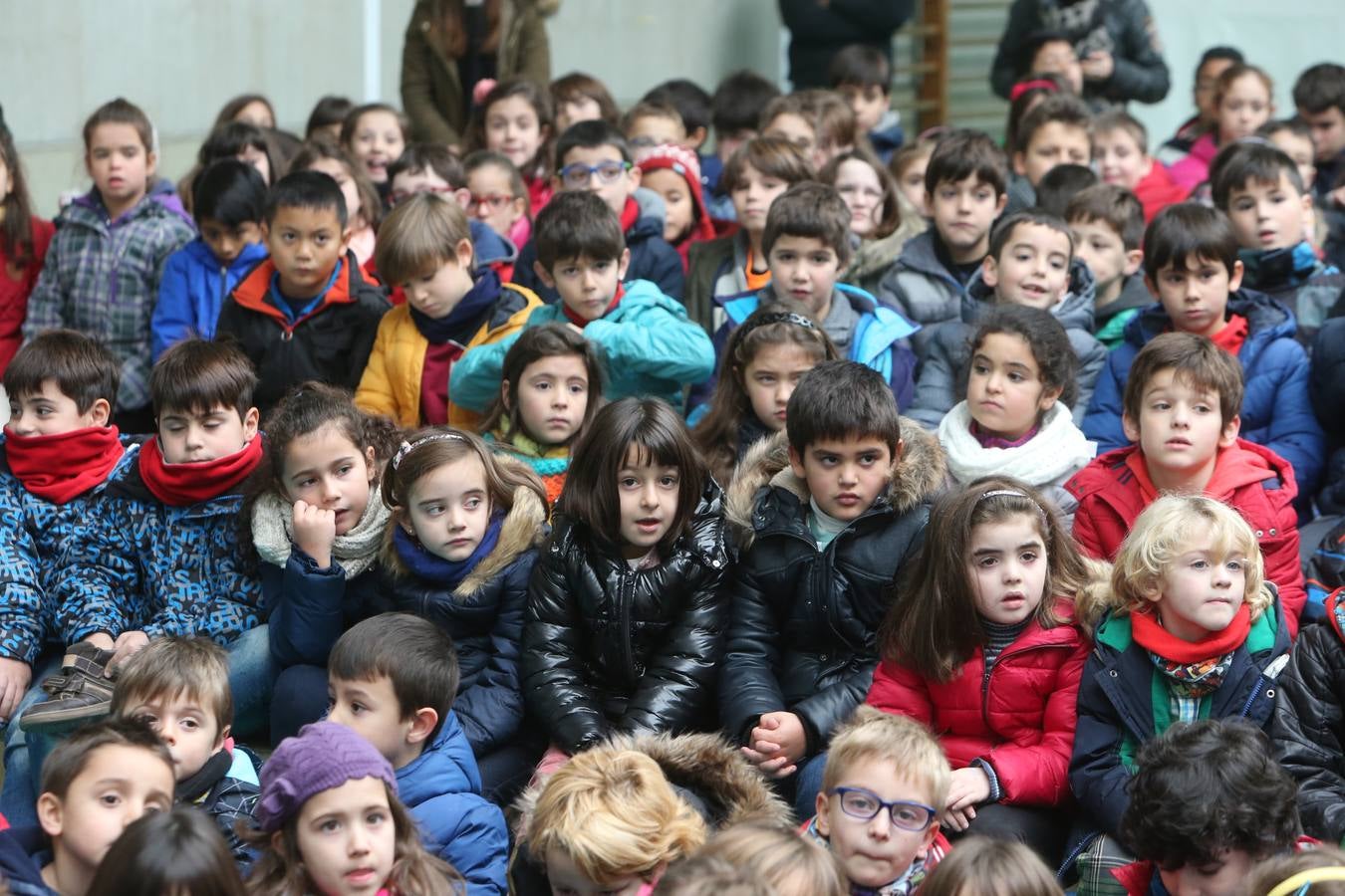 Setecientos alumnos disfrutan en el colegio Las Gaunas de la música de Pablo Sáinz Villegas