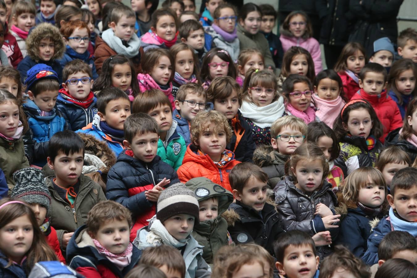 Setecientos alumnos disfrutan en el colegio Las Gaunas de la música de Pablo Sáinz Villegas