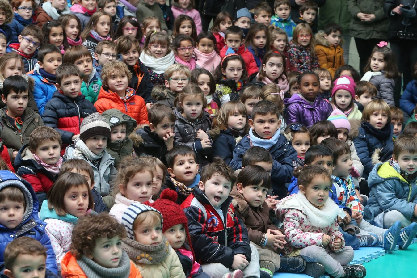 Setecientos alumnos disfrutan en el colegio Las Gaunas de la música de Pablo Sáinz Villegas