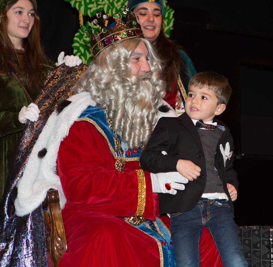 Sonrisas y lloros en la visita de los Reyes al Auditorio