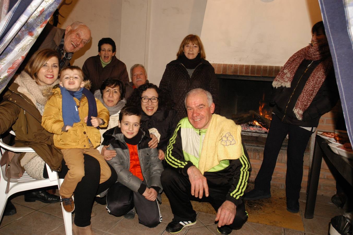 Cervera enciende los tradicionales fuegos de San Antón