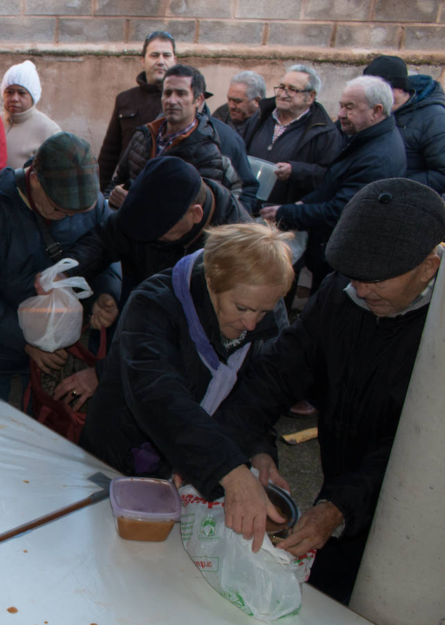 Reparto de habas en Ojacastro