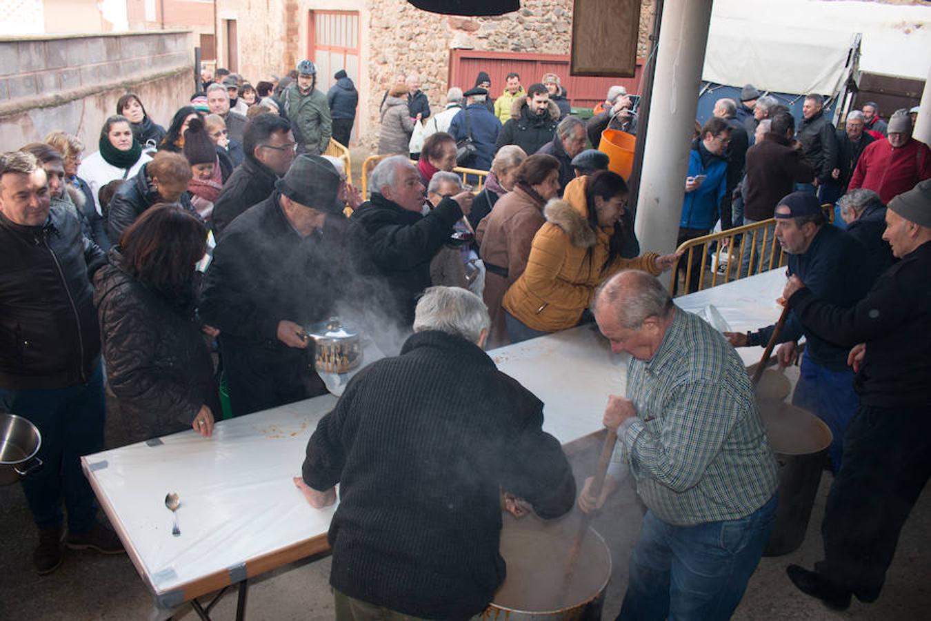 Reparto de habas en Ojacastro