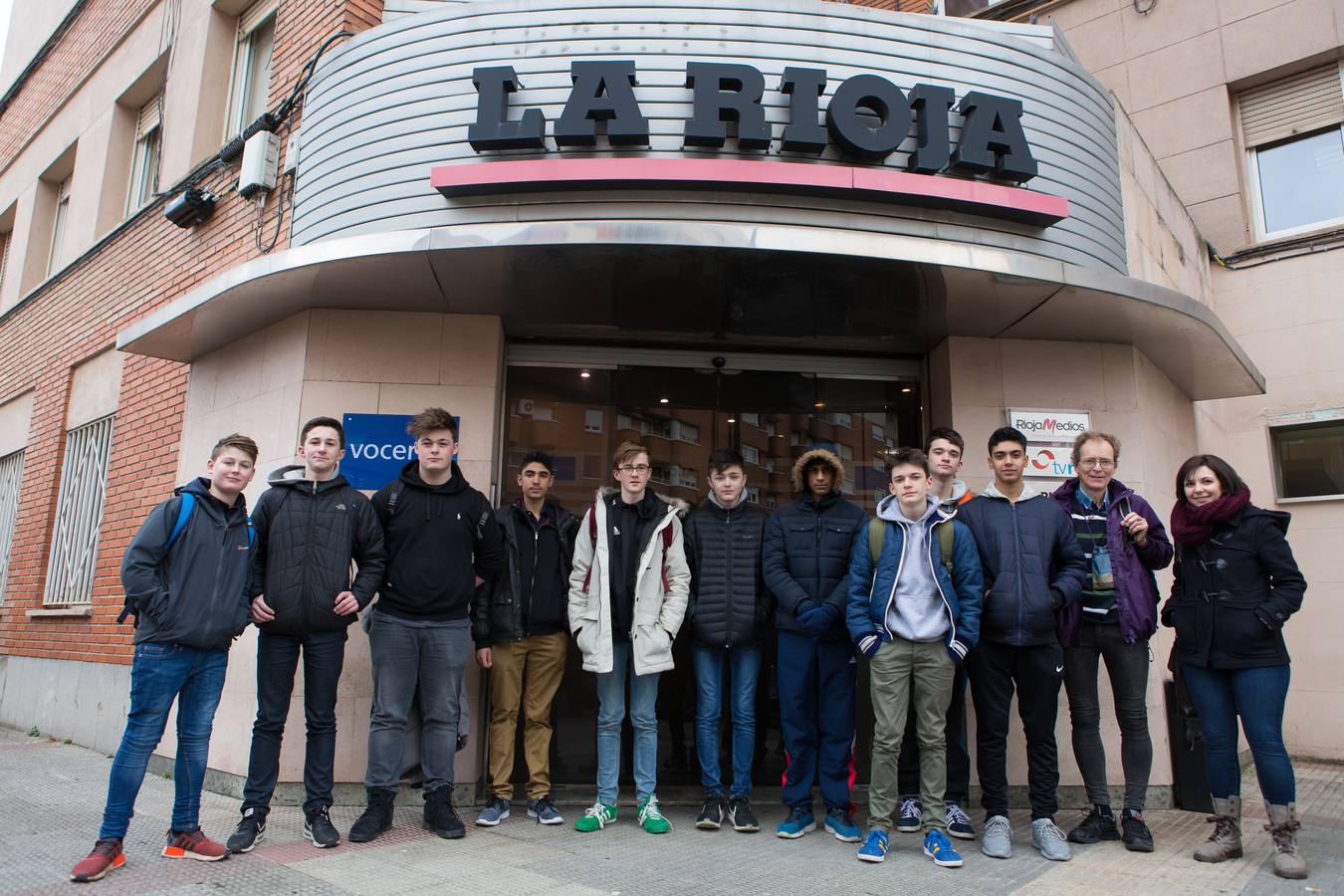 Alumnos del Lancaster Royal Grammar School visitan la multimedia de Diario LA RIOJA