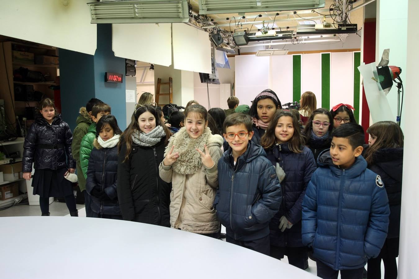 Los alumnos de 5º de Primaria del Colegio logroñés Adoratrices visitan la multimedia de Diario LA RIOJA