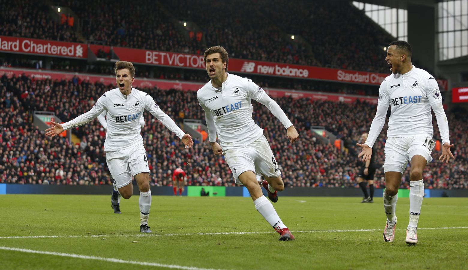 Fernando Llorente toma Anfield