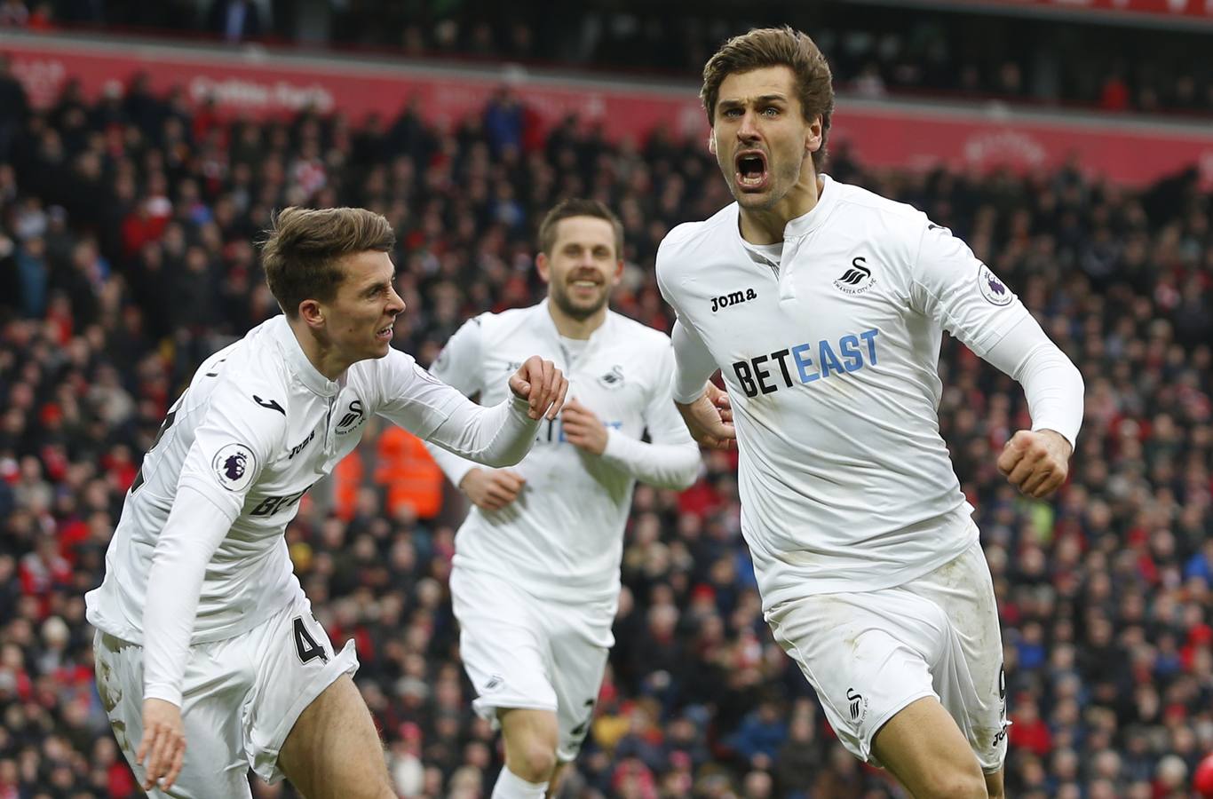 Fernando Llorente toma Anfield