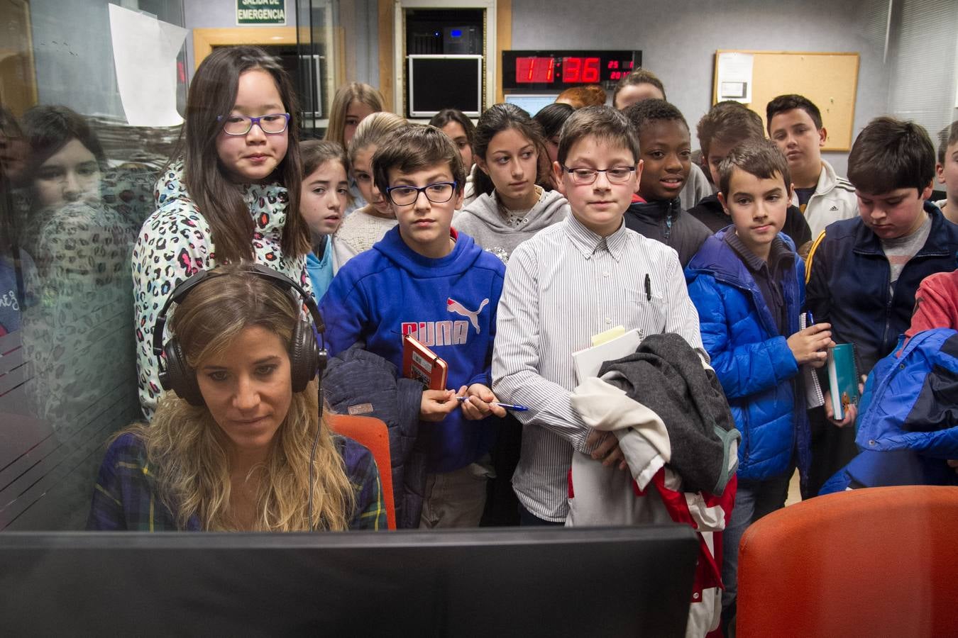 Los alumnos de 6º A del CEIP Las Gaunas visitan la multimedia de Diario LA RIOJA