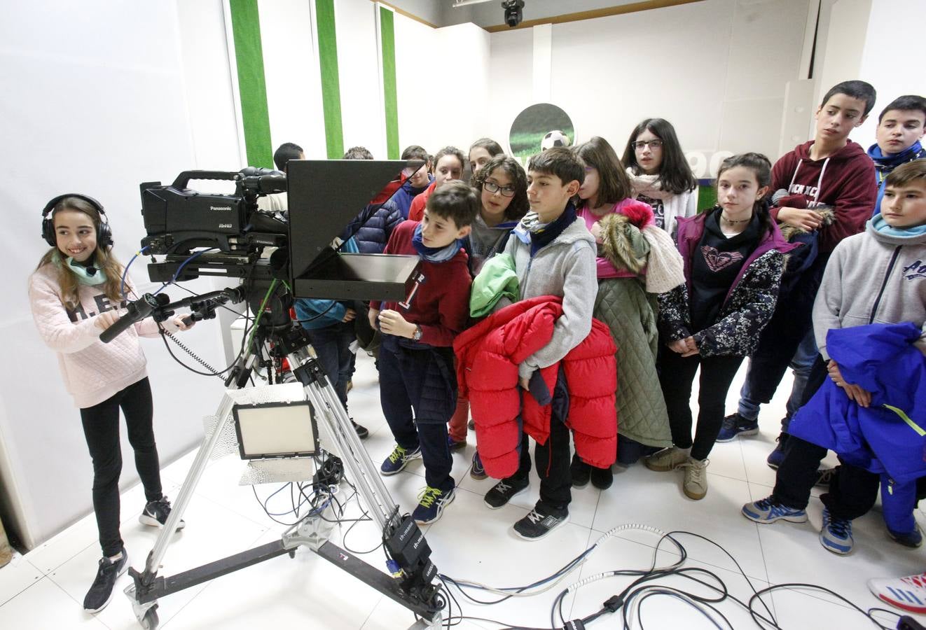 Los alumnos de 6º B del Ceip Las Gaunas de Logroño visitan la multimedia de Diario LA RIOJA