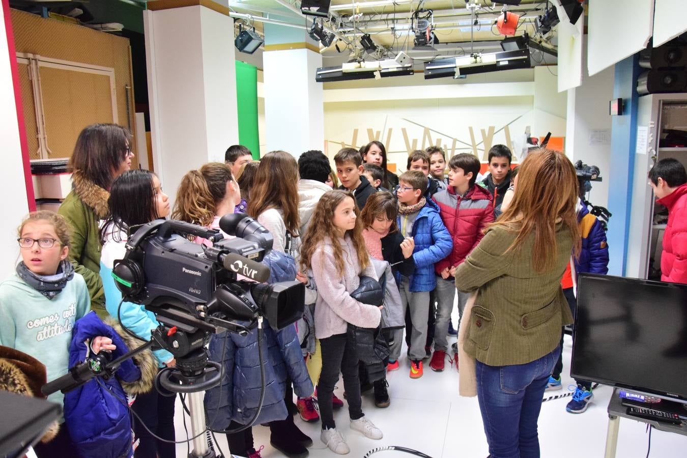 Los alumnos de 6º C del CEIP Las Gaunas visitan la multimedia de Diario LA RIOJA