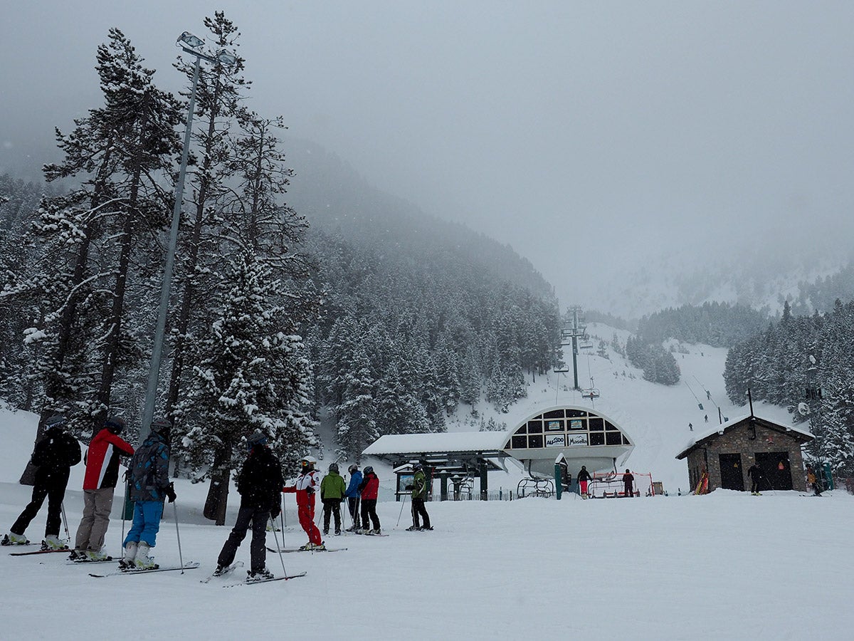 La nieve cubre el Pirineo catalán