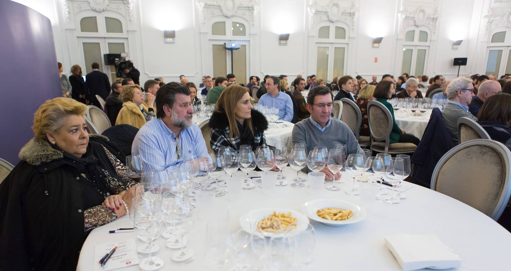 Agustín Santolaya y Álvaro Palacios dirigen una cata solidaria en el Círculo Logroñés