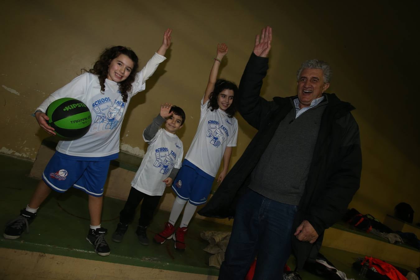 Fernando Romay participa en el entrenamiento de la cantera del CB Clavijo