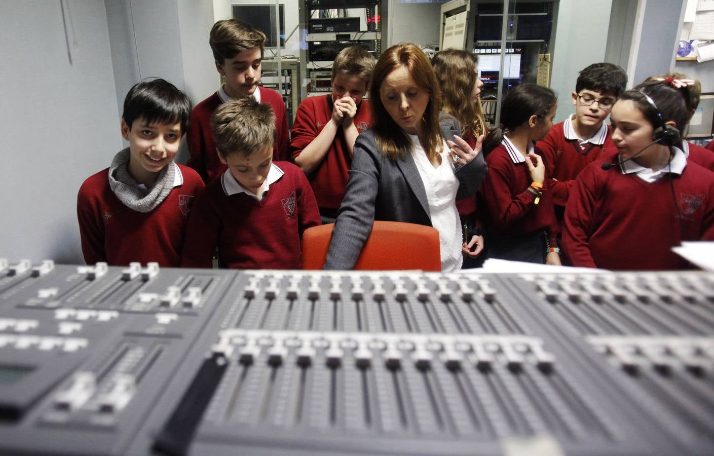 Los alumnos de 6º D de Jesuitas visitan la multimedia de Diario LA RIOJA