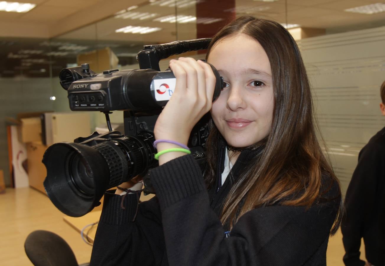 Los alumnos del 6º B del colegio Nuestra Señora del Buen Consejo, Agustinas, visitan la multimedia de Diario LA RIOJA