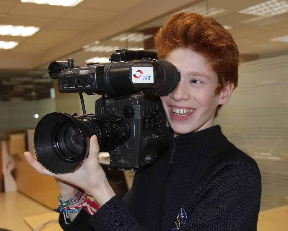 Los alumnos del 6º B del colegio Nuestra Señora del Buen Consejo, Agustinas, visitan la multimedia de Diario LA RIOJA