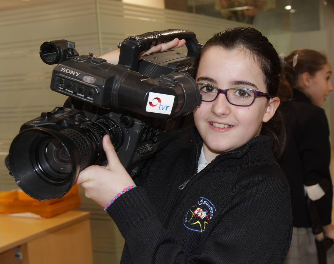 Los alumnos del 6º B del colegio Nuestra Señora del Buen Consejo, Agustinas, visitan la multimedia de Diario LA RIOJA