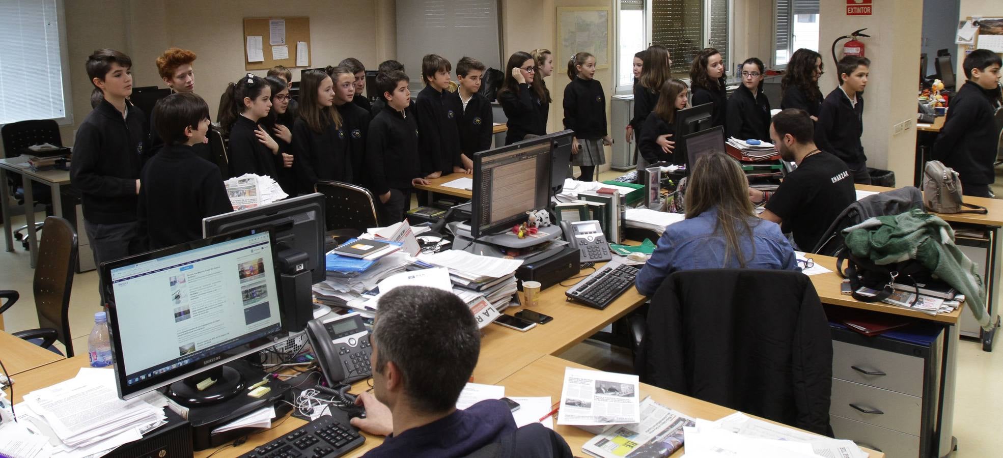 Los alumnos del 6º B del colegio Nuestra Señora del Buen Consejo, Agustinas, visitan la multimedia de Diario LA RIOJA