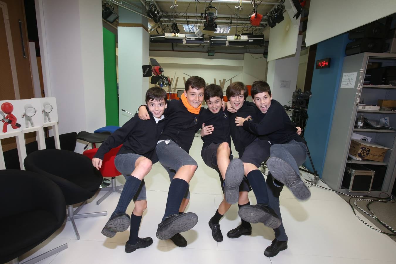 Los de alumnos de 6ºC del colegio Nuestra Señora del Buen Consejo, Agustinas, visitan la mulmedia de Diario LA RIOJA