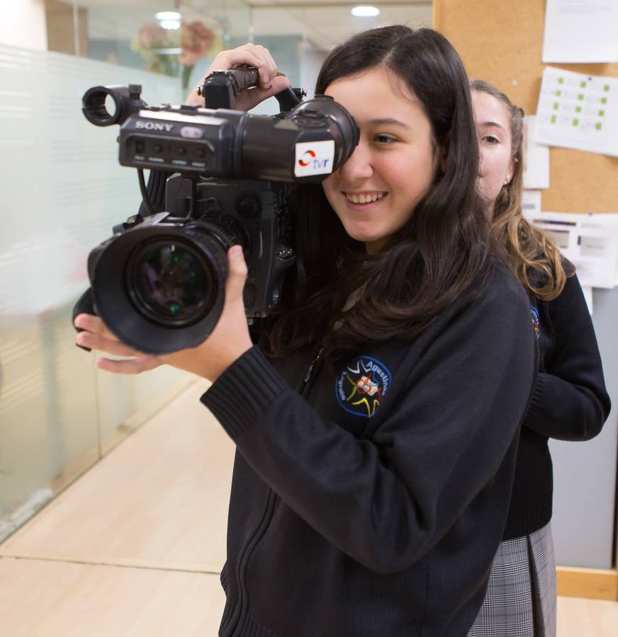 Los alumnos de 6 º A del colegio Nuestra Señora del Buen Consejo, Agustinas, visitan la multimedia de Diario LA RIOJA