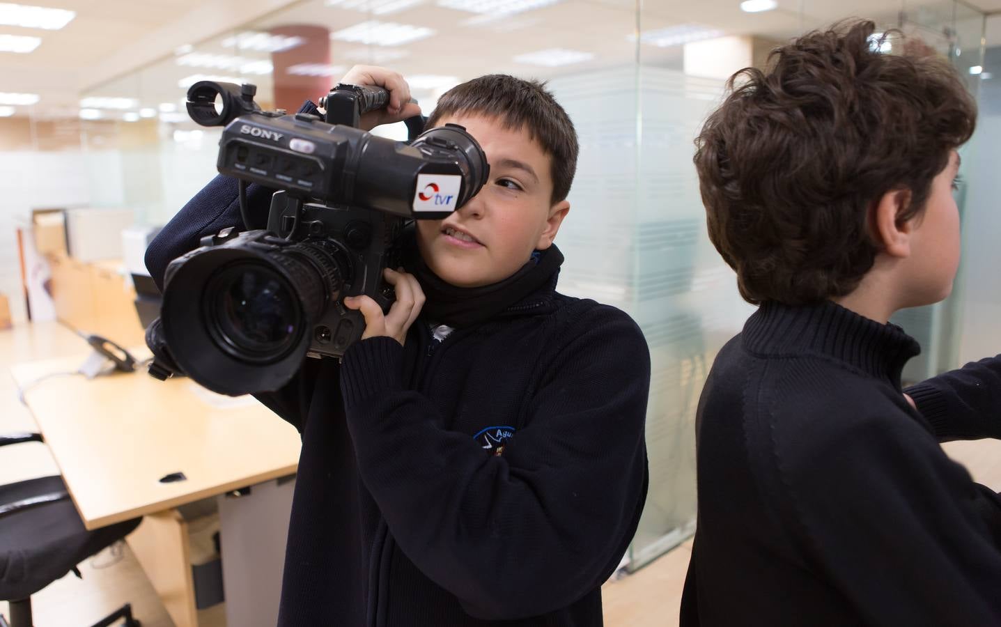 Los alumnos de 6 º A del colegio Nuestra Señora del Buen Consejo, Agustinas, visitan la multimedia de Diario LA RIOJA