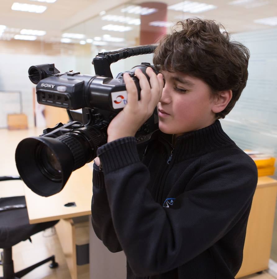 Los alumnos de 6 º A del colegio Nuestra Señora del Buen Consejo, Agustinas, visitan la multimedia de Diario LA RIOJA