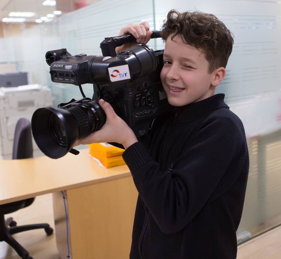 Los alumnos de 6 º A del colegio Nuestra Señora del Buen Consejo, Agustinas, visitan la multimedia de Diario LA RIOJA