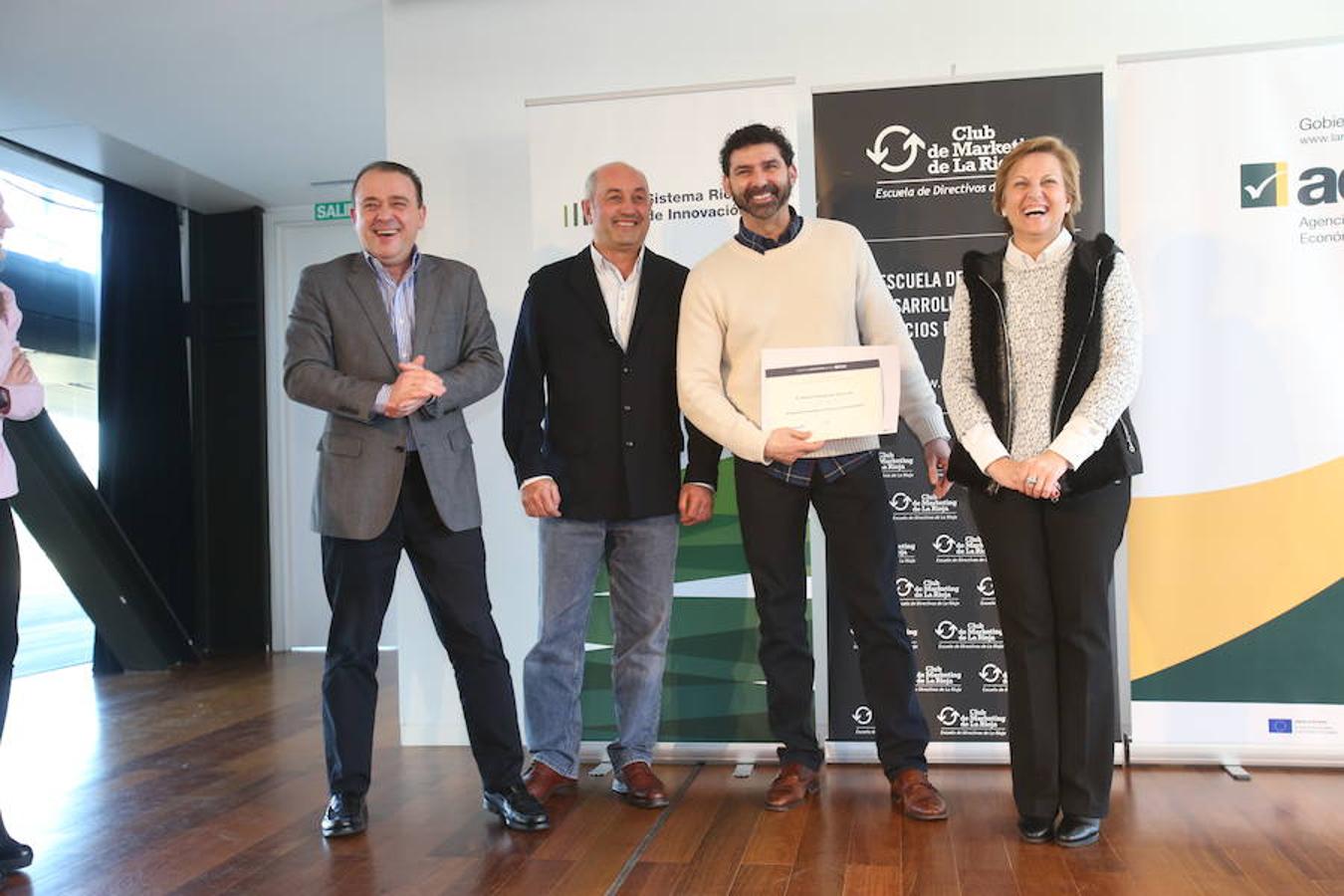 Diplomas como epílogo del curso de directivos