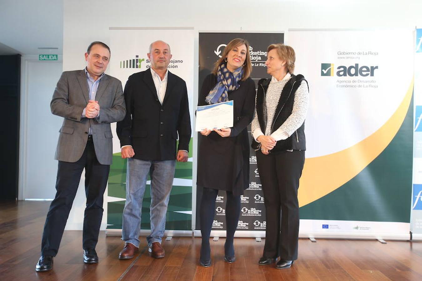 Diplomas como epílogo del curso de directivos