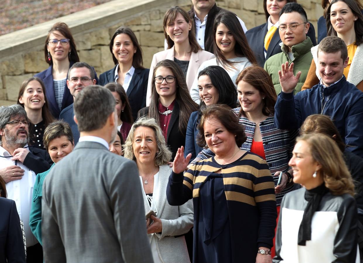 Felipe VI brinda con Rioja por la investigación y la enología