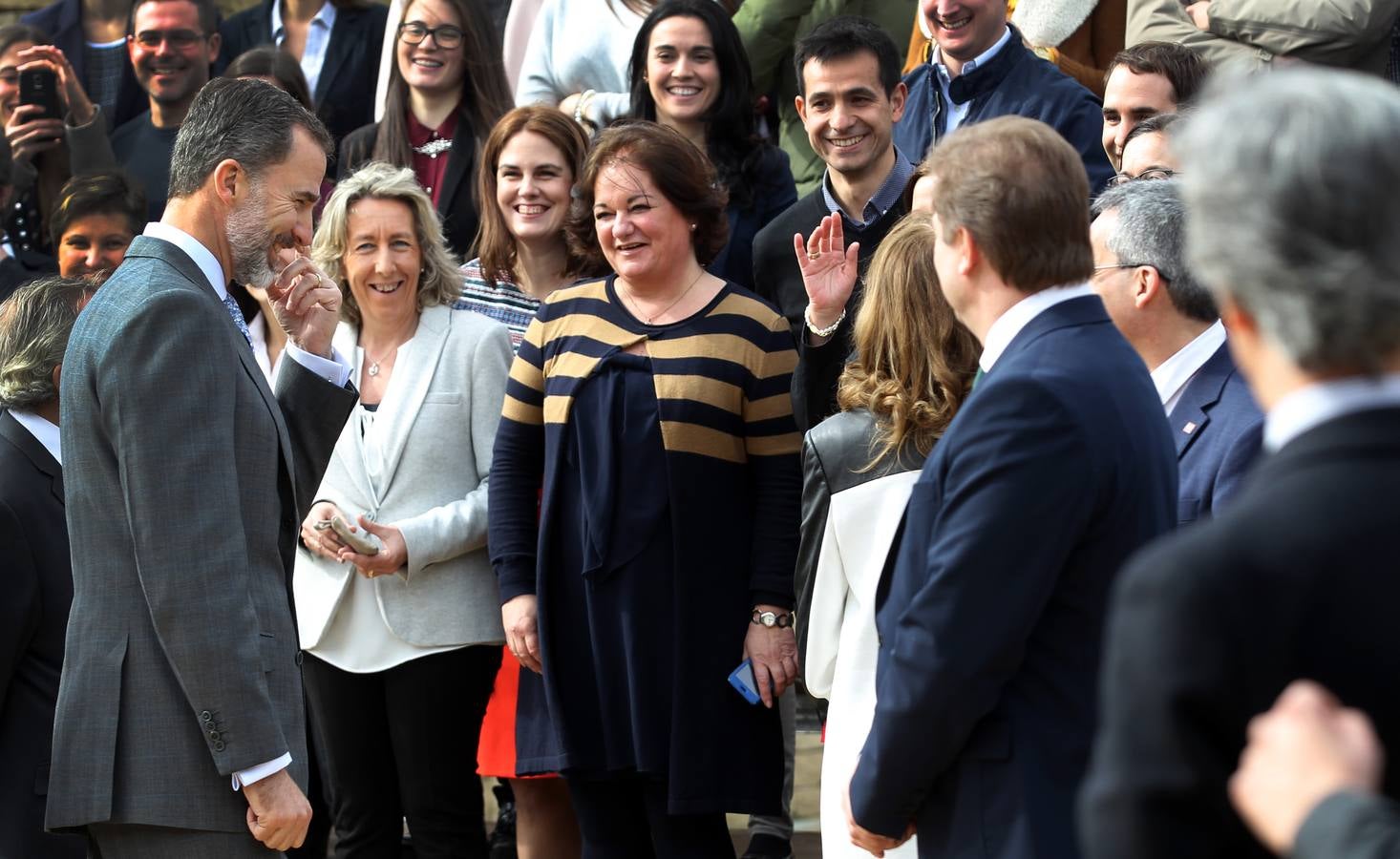 Felipe VI brinda con Rioja por la investigación y la enología