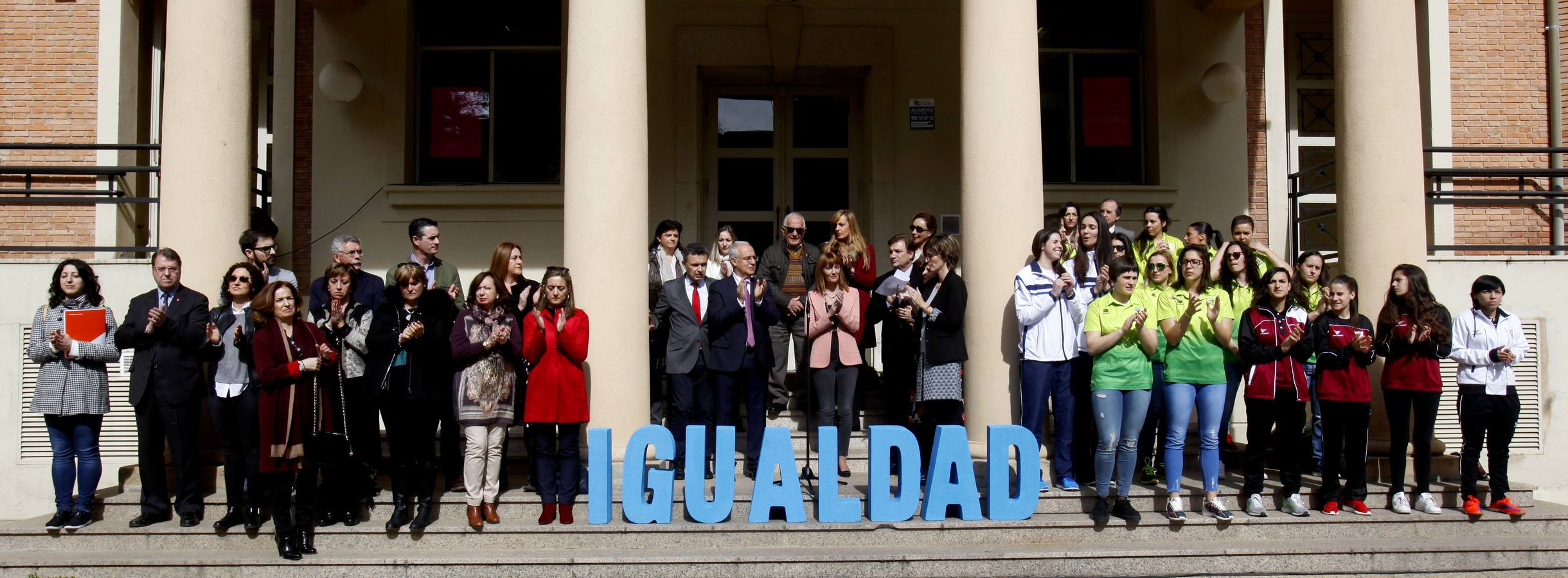 Lectura del manifiesto del Día Internacional de la Mujer Trabajadora