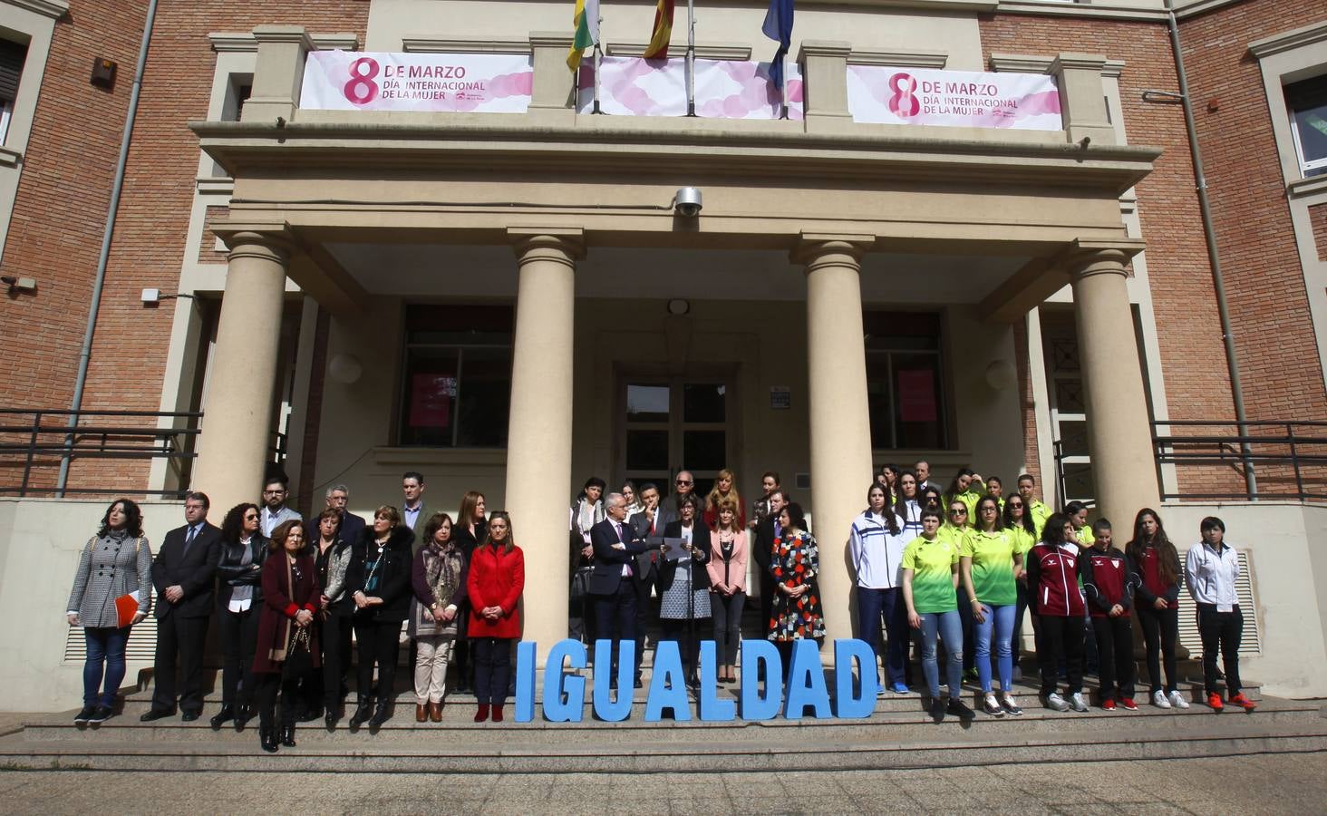 Lectura del manifiesto del Día Internacional de la Mujer Trabajadora