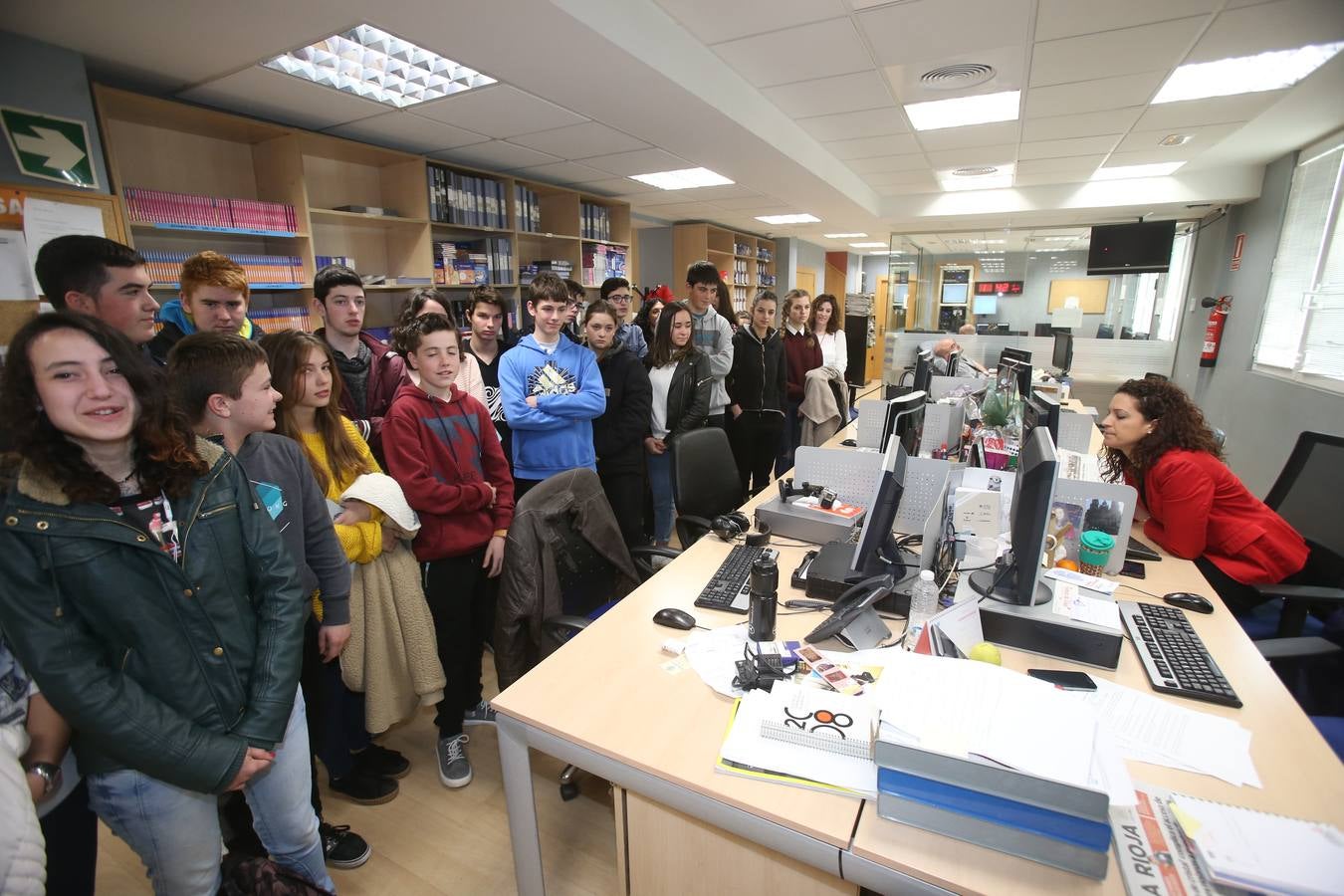 Los alumnos de 3 º de la ESDO FP del IES Laboral visitan la multimedia de Diario LA RIOJA