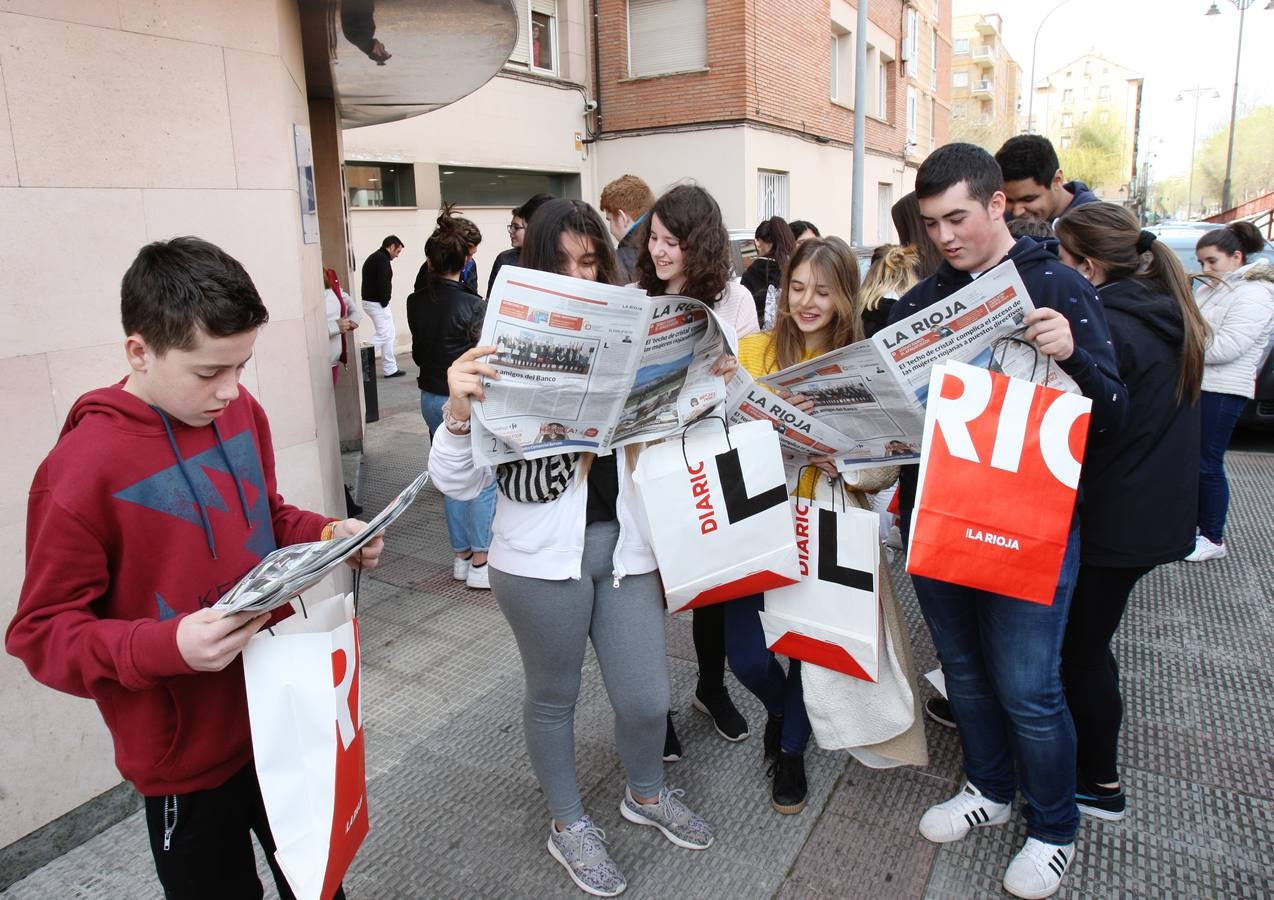 Los alumnos de 3 º de la ESDO FP del IES Laboral visitan la multimedia de Diario LA RIOJA