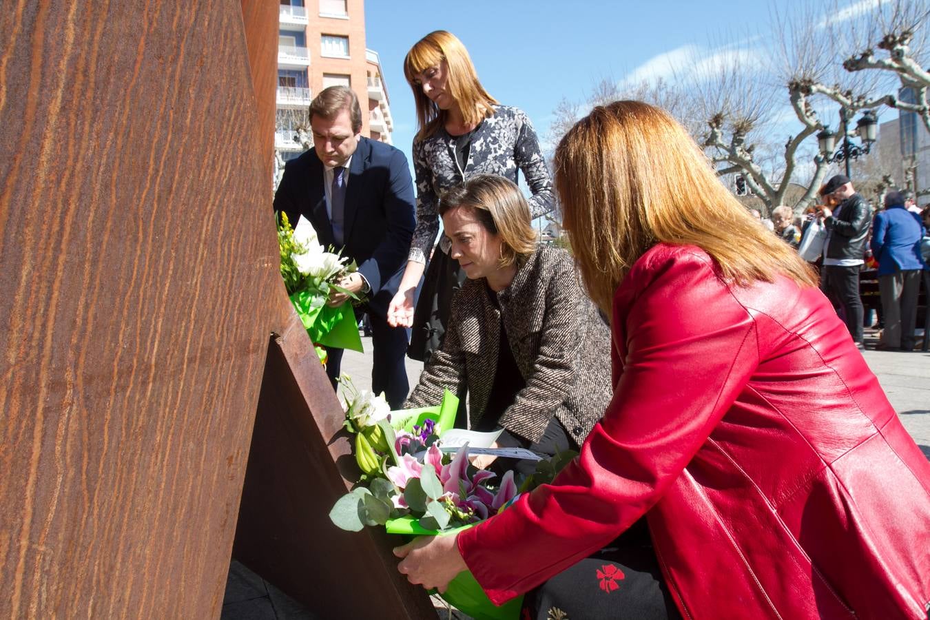 Homenaje en Logroñoa las víctimas del terrosimo