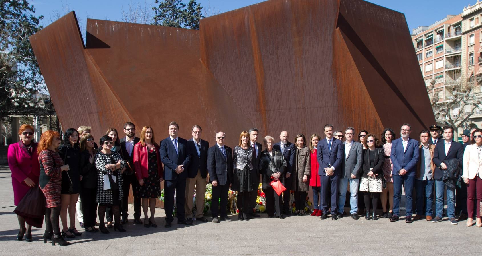 Homenaje en Logroñoa las víctimas del terrosimo