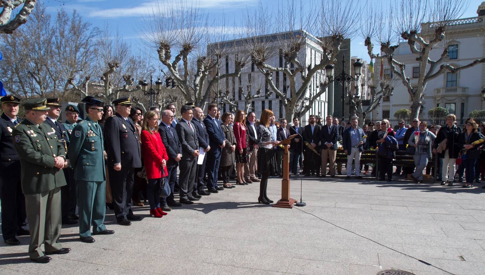 Homenaje en Logroñoa las víctimas del terrosimo