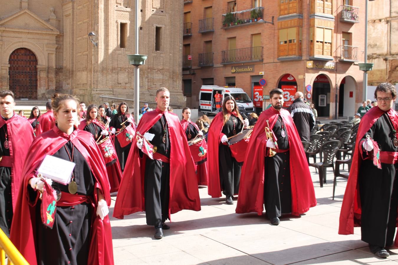 Los bombos atraen la Semana Santa en Arnedo