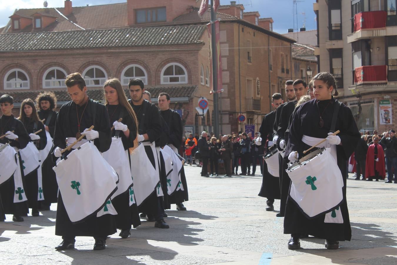 Exaltación de tambores y cornetas