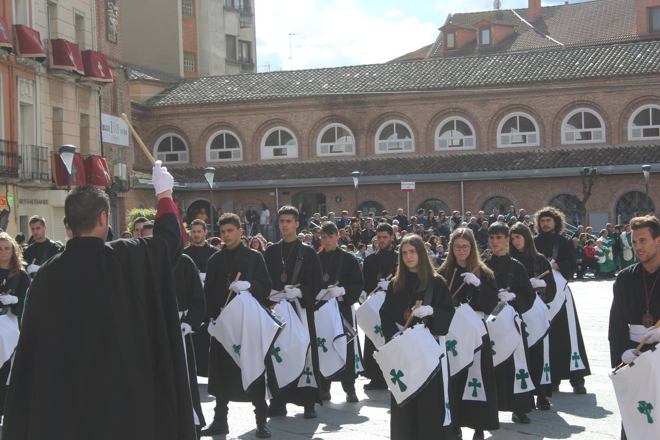 Exaltación de tambores y cornetas