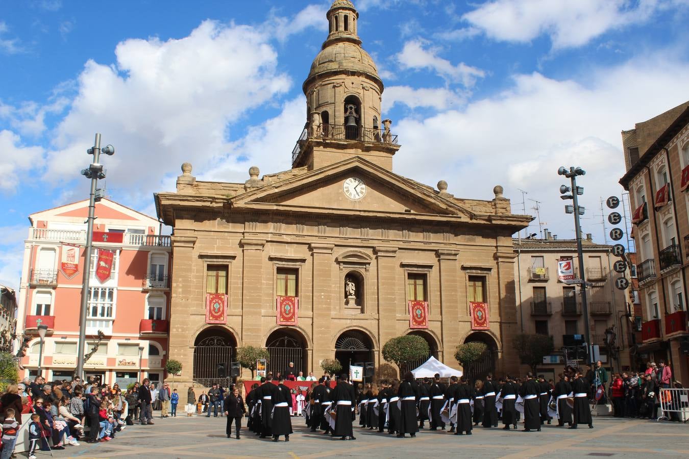 Exaltación de tambores y cornetas