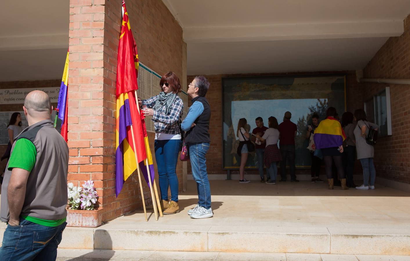 Día de la República en el cementerio civil de la Barranca