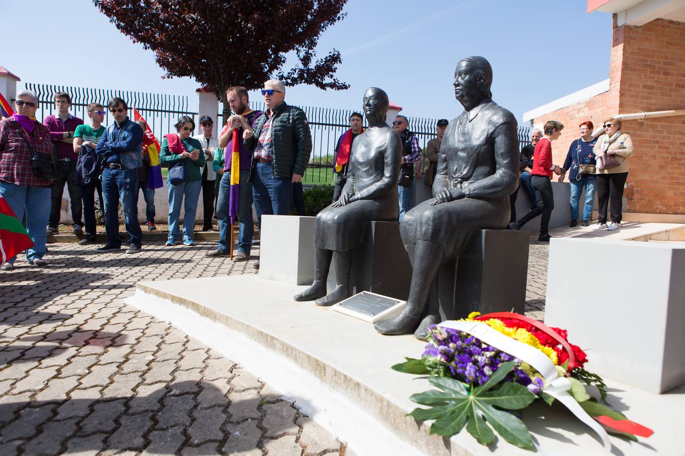 Día de la República en el cementerio civil de la Barranca