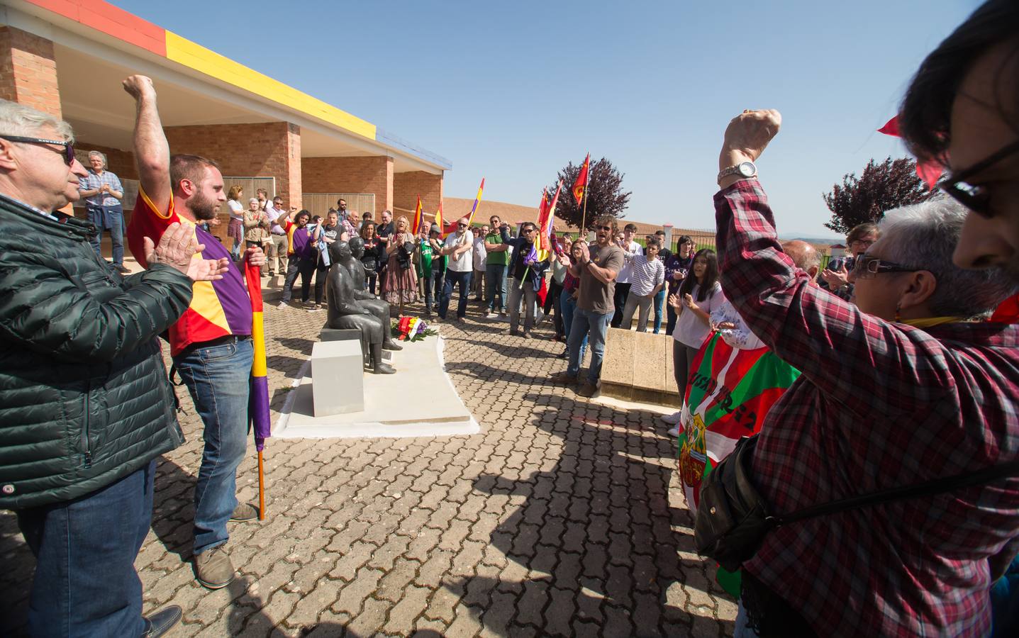 Día de la República en el cementerio civil de la Barranca