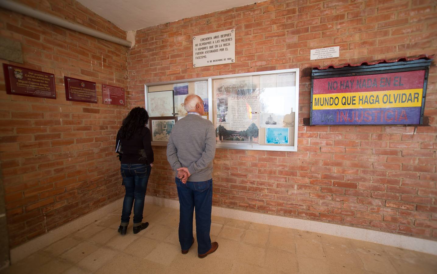 Día de la República en el cementerio civil de la Barranca