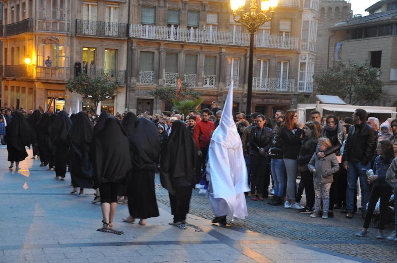 Vía crucis y Santo Entierro en Haro