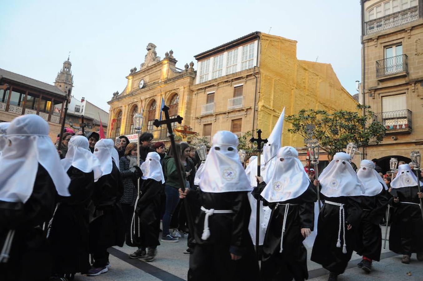 Vía crucis y Santo Entierro en Haro