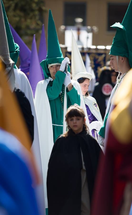 El paso del ‘Santo Cristo resucitado&#039; cierra la Semana Santa (I)
