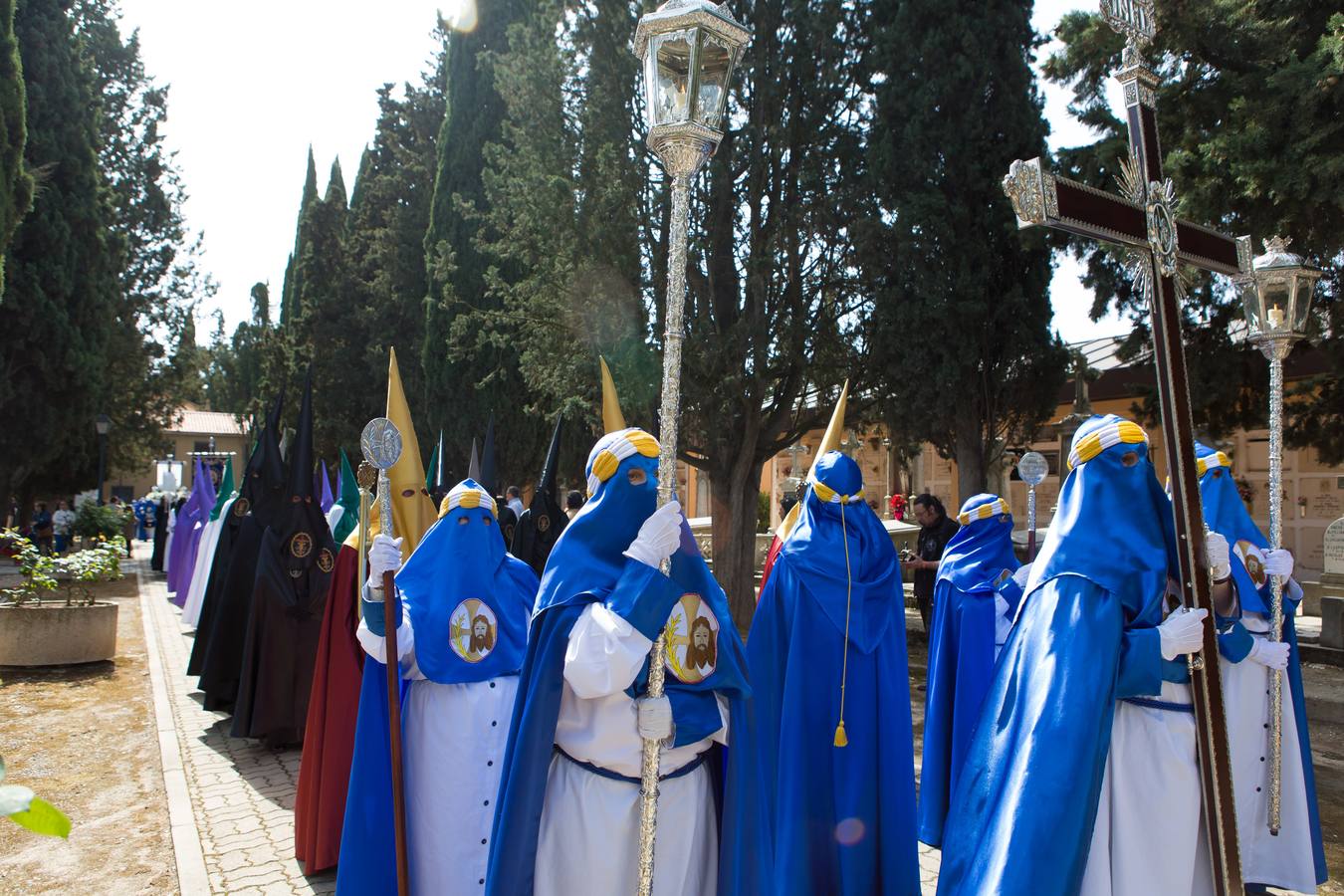 El paso del ‘Santo Cristo resucitado&#039; cierra la Semana Santa (I)